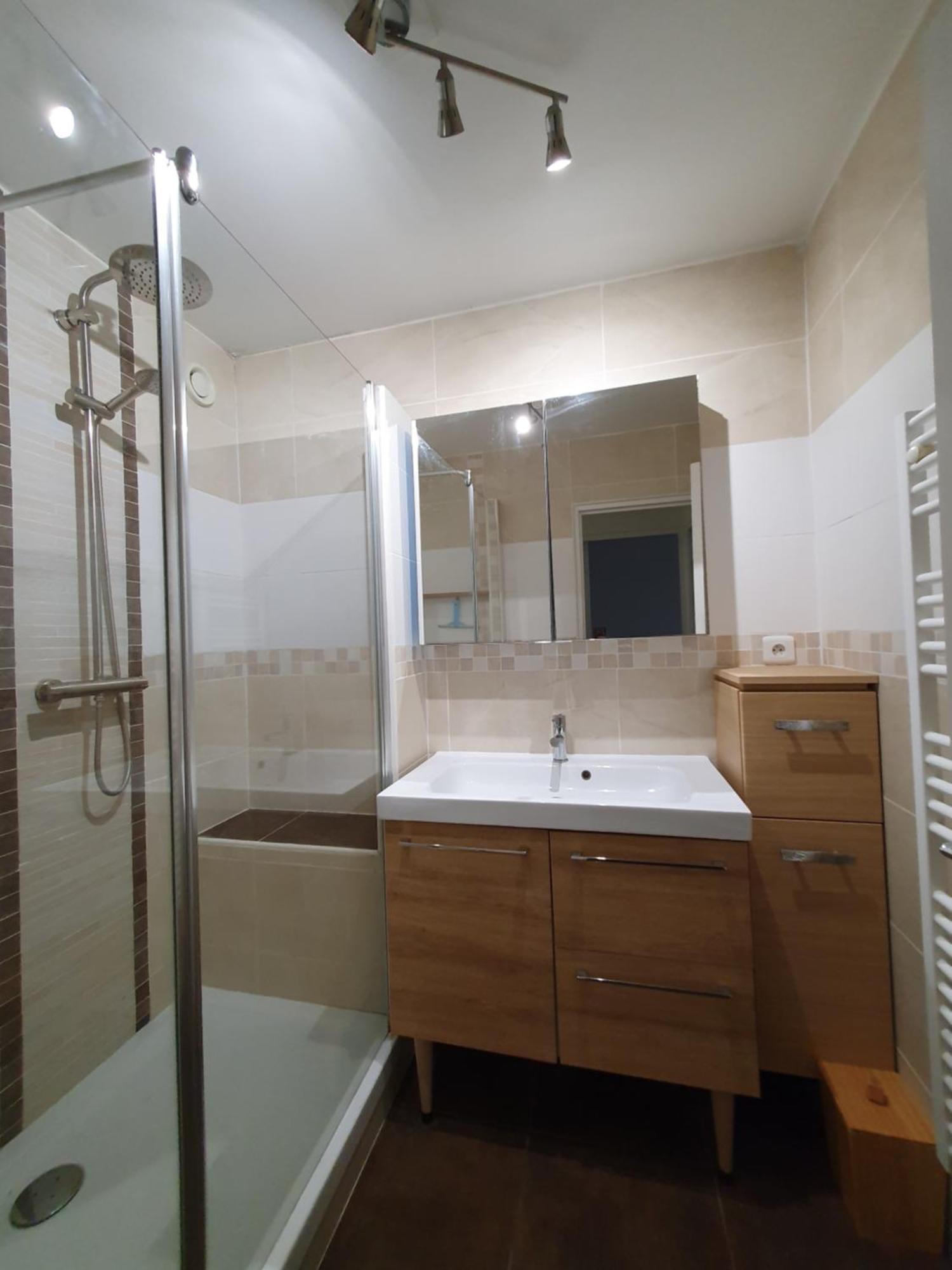 F3 Avec Balcon 5 Min Gare Sqy Et Parking Gratuit Appartement Guyancourt Buitenkant foto